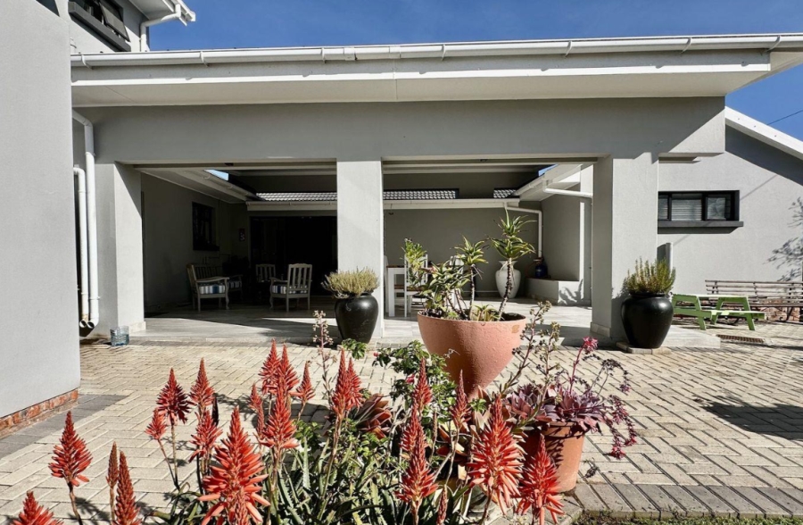 5 Bedroom Property for Sale in Fraaiuitsig Western Cape